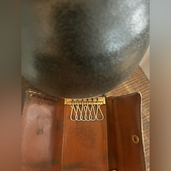 Louis Vuitton Key Case - Picture 8 of 8